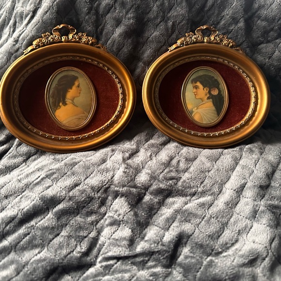 leveen and winterhalter Other - Ornate Gold Oval Wall Portrait Pair with Red Velvet Background